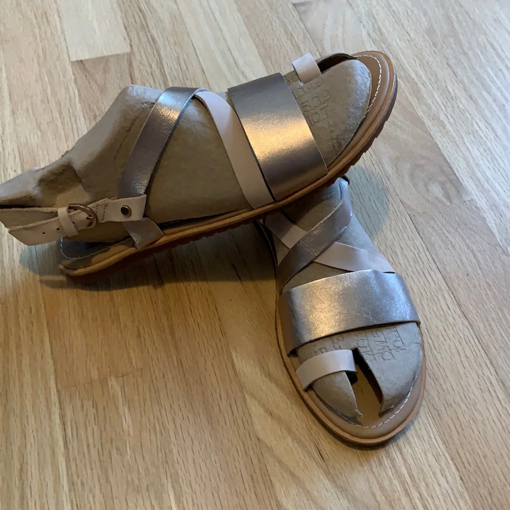 Sorel Ella Criss Cross Sandal